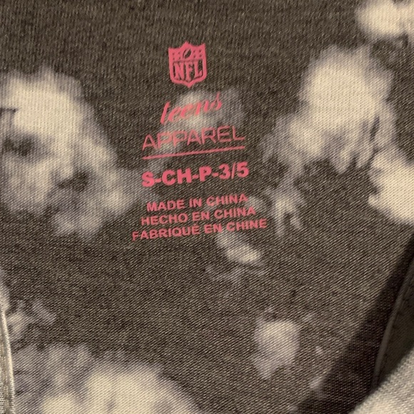 NFL NY GIANTS Tee with Red and Blue Accents - Picture 4 of 9